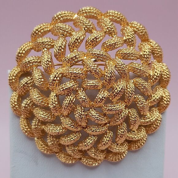 Vintage Monet Woven Round Pin Brooch, Gold Plated Brooch, 2 1/4 Inches - Picture 9 of 11
